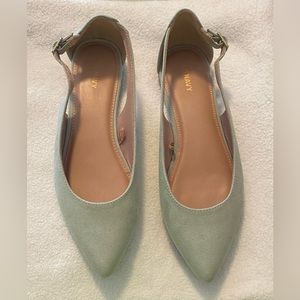 Women’s flats